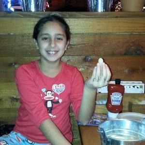 Meet your Posher, Mona